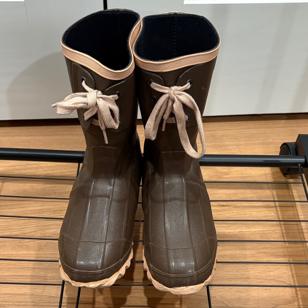 Xtratuf Brown Waterproof Lace-Up Rain Boots with Contrast Trim